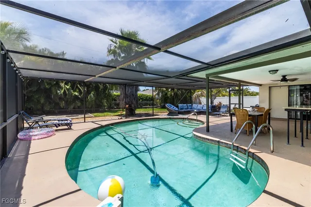 $2,500 | 542 Southeast 33rd Terrace, Cape Coral, FL 33904