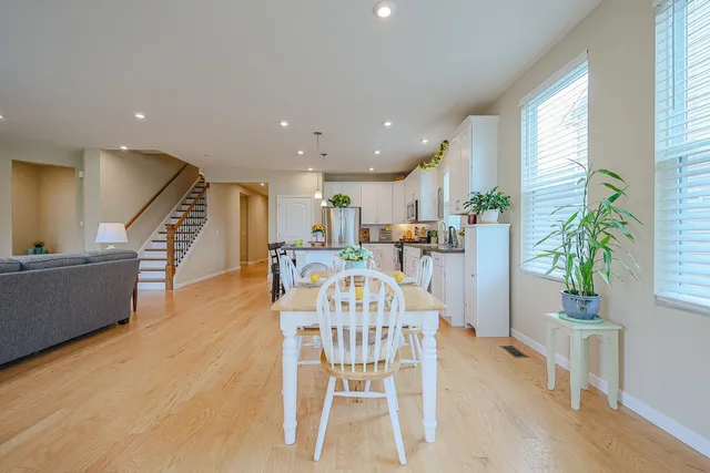 $629,900 | 580 North Highlander Way, Addison, IL 60101