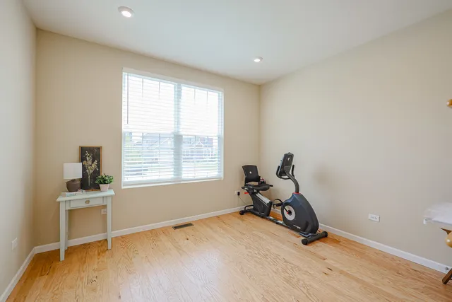 $629,900 | 580 North Highlander Way, Addison, IL 60101