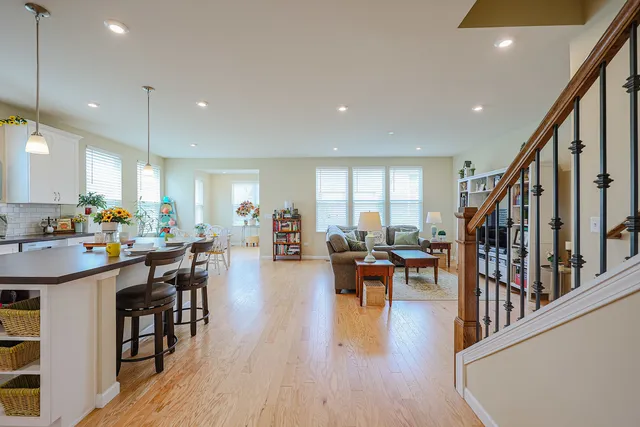 $629,900 | 580 North Highlander Way, Addison, IL 60101