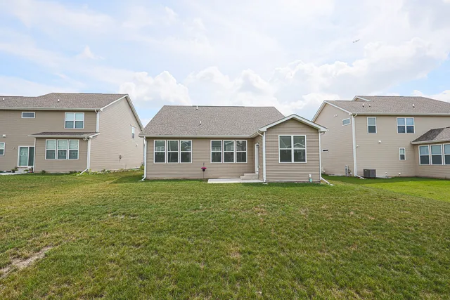 $629,900 | 580 North Highlander Way, Addison, IL 60101