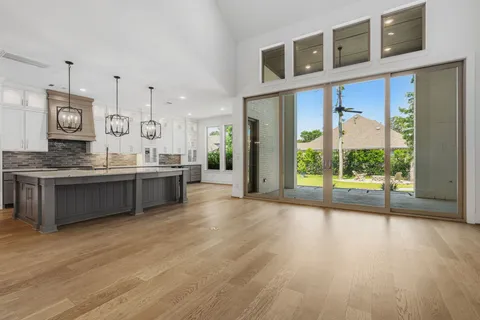 $879,000 | 208 South Empress Green Place, Montgomery, TX 77316
