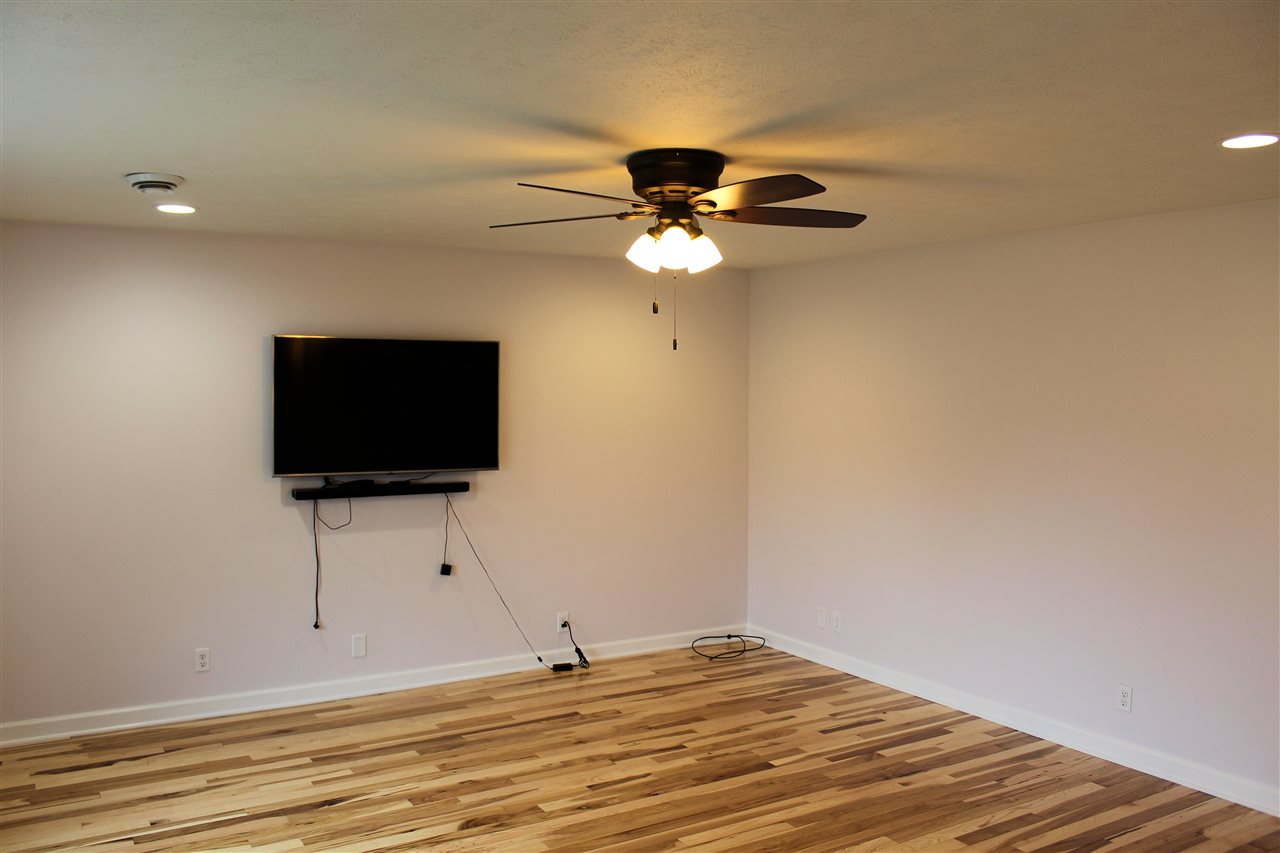 5055 Garfield Road Kingsley, MI 49649 - Photo 12 of 29 1860304-11.JPG