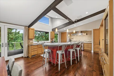 $1,675,000 | 83 Lakeview Parkway, Barrington, IL 60010