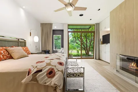 $1,900,000 | 9 Hallshire Court, Dallas, TX 75225