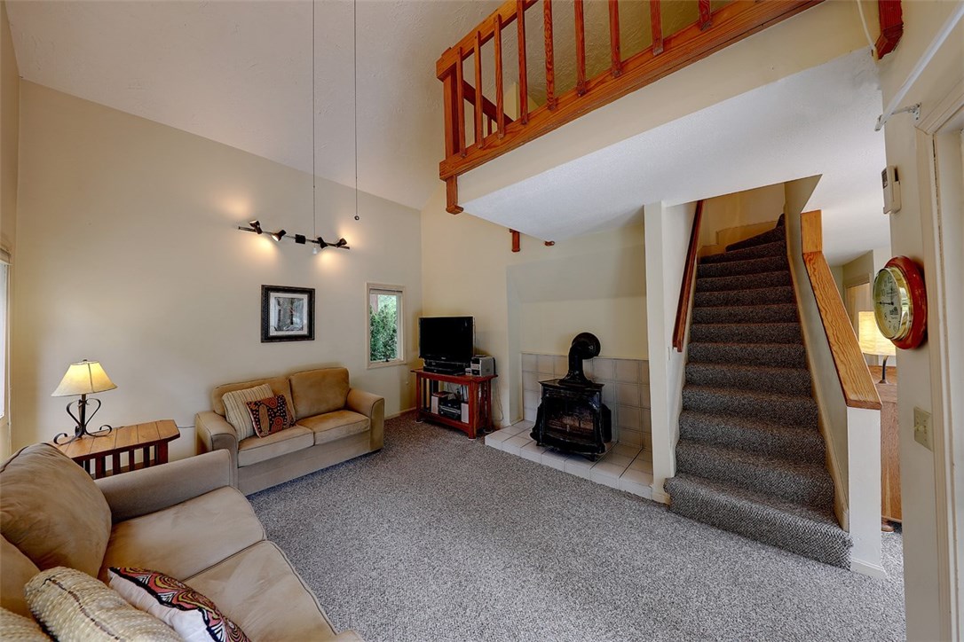 12 Simmons Road Barrington, RI 02806 - Photo 15 of 31 Gallery Image 15