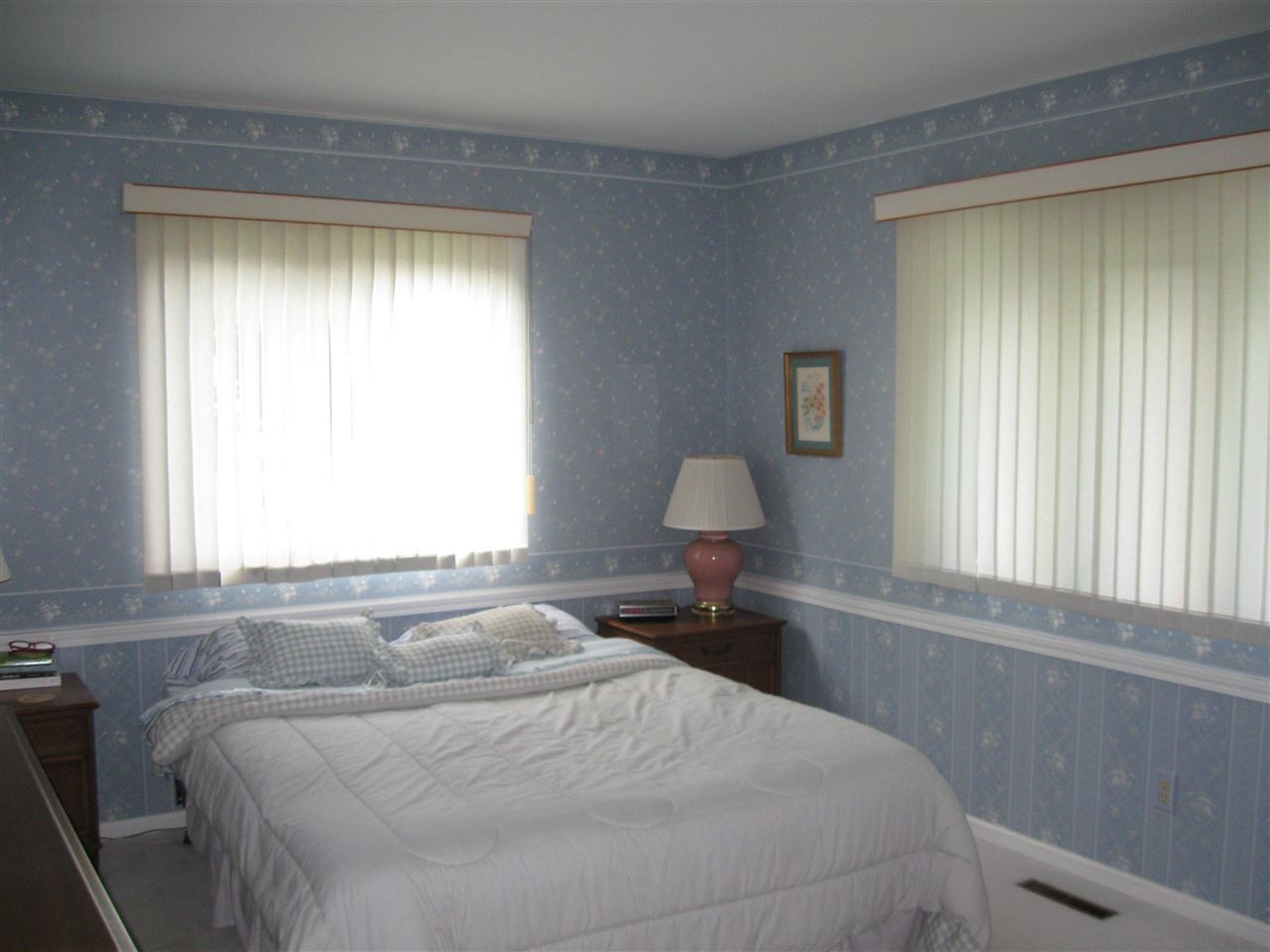 1212 Riverside Drive Owosso, MI 48867 - Photo 17 of 29 31320593-16.JPG