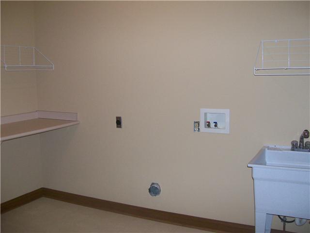 8920 Mathews Road Indianapolis, IN 46259 - Photo 15 of 21 Gallery Image 15