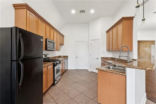 $2,400 | 3824 Augustine Lane, Marrero, LA 70072