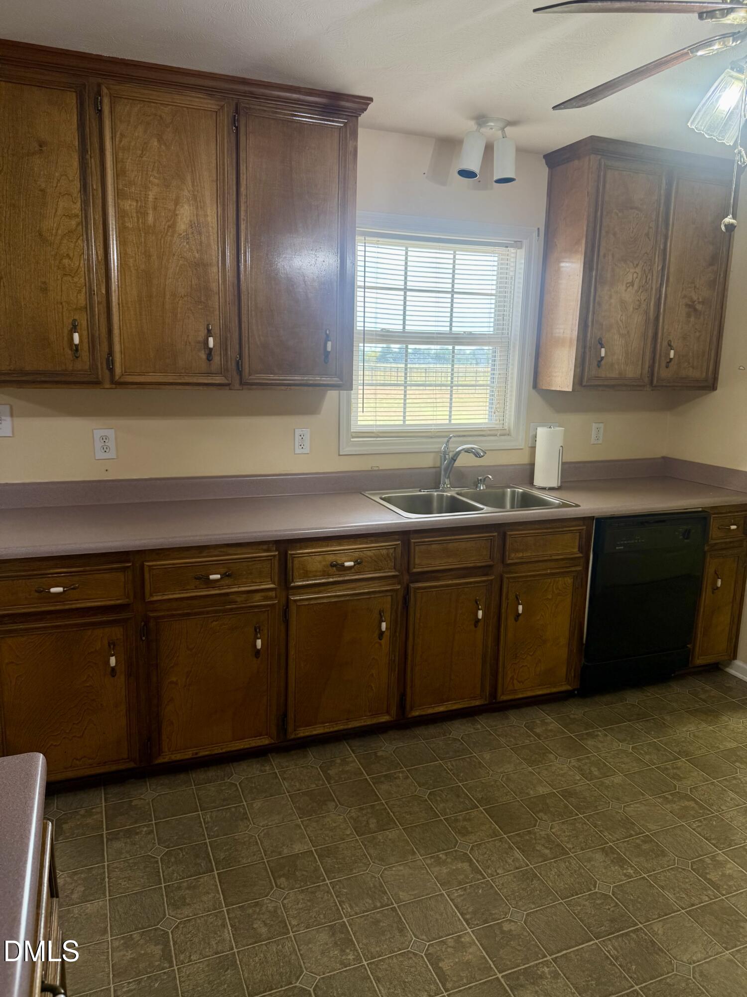1511 Lane Road Dunn, NC 28334 - Photo 15 of 39