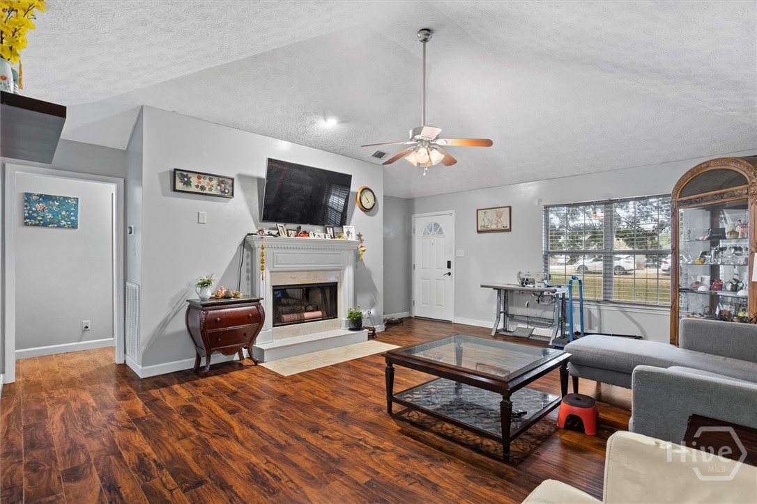 110 Katie Drive Rincon, GA 31326 - Photo 7 of 39 Living Room 1