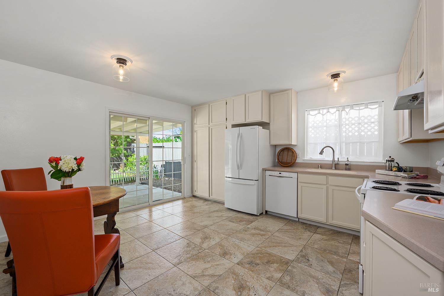 1335 Lupine Road Healdsburg, CA 95448 - Photo 6 of 28