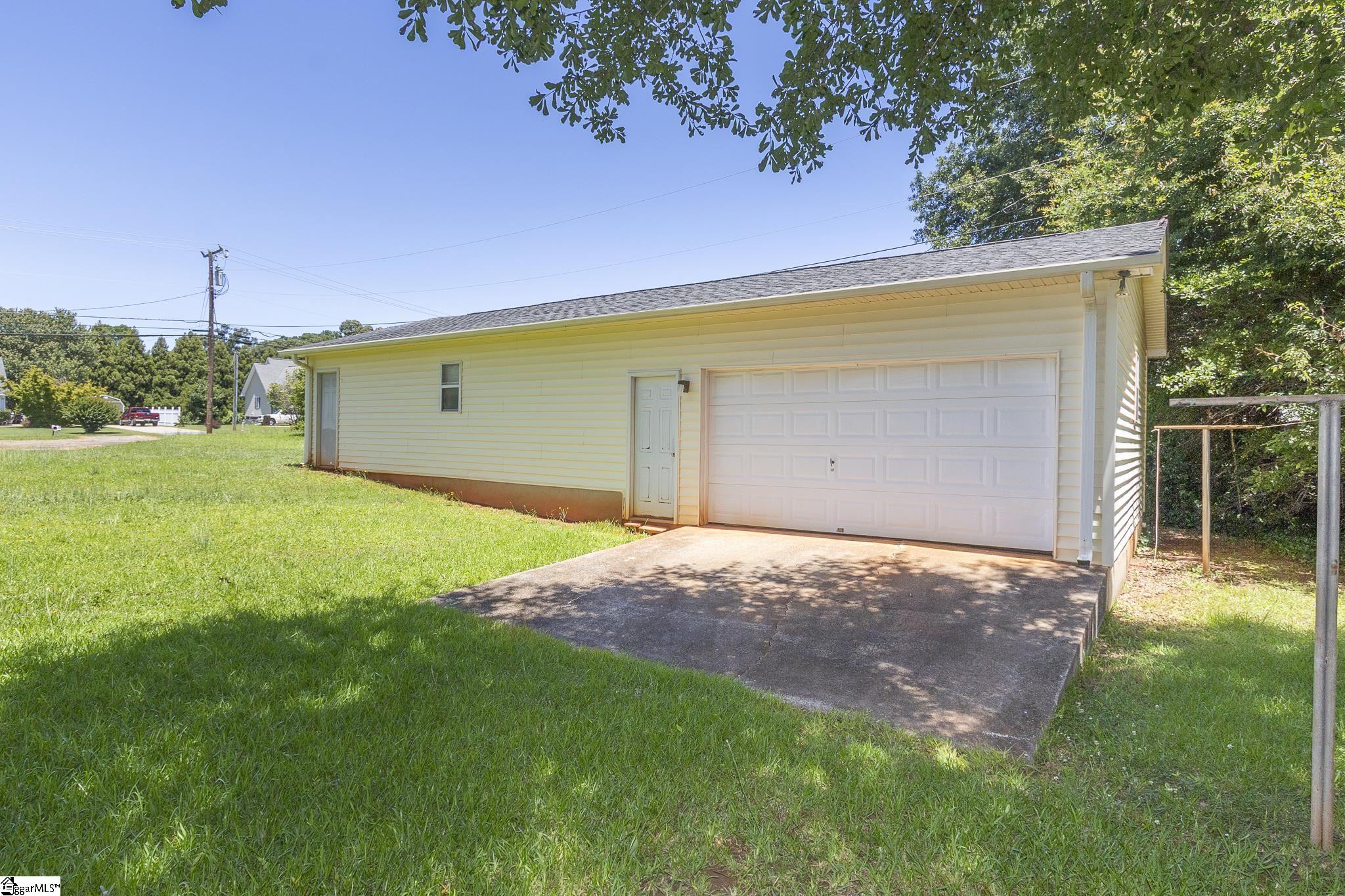 1115 Old Denver School Road Pendleton, SC 29670 - Photo 31 of 35