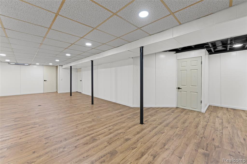 7218 Superior Street Center Line, MI 48015 - Photo 19 of 27