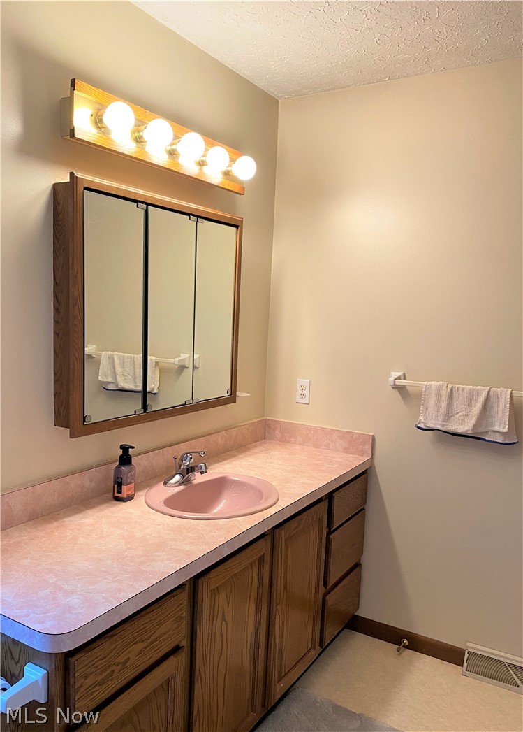 7682 Sanborn Road Ashtabula, OH 44004 - Photo 22 of 35 Master bedroom with double closets 15 x 14. Master bath 12 x 6.