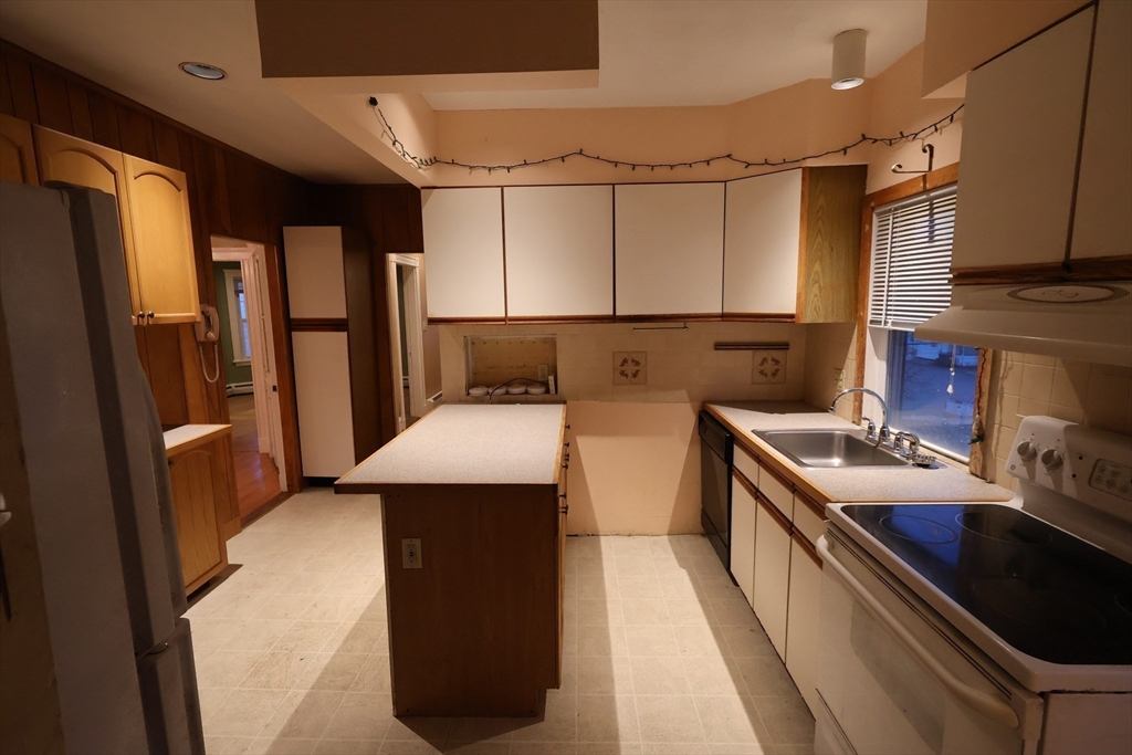 98 Clay Street Cambridge, MA 02140 - Photo 16 of 19