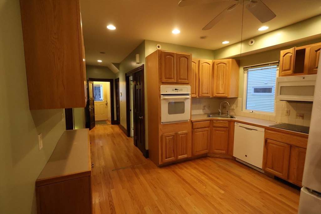 98 Clay Street Cambridge, MA 02140 - Photo 5 of 19