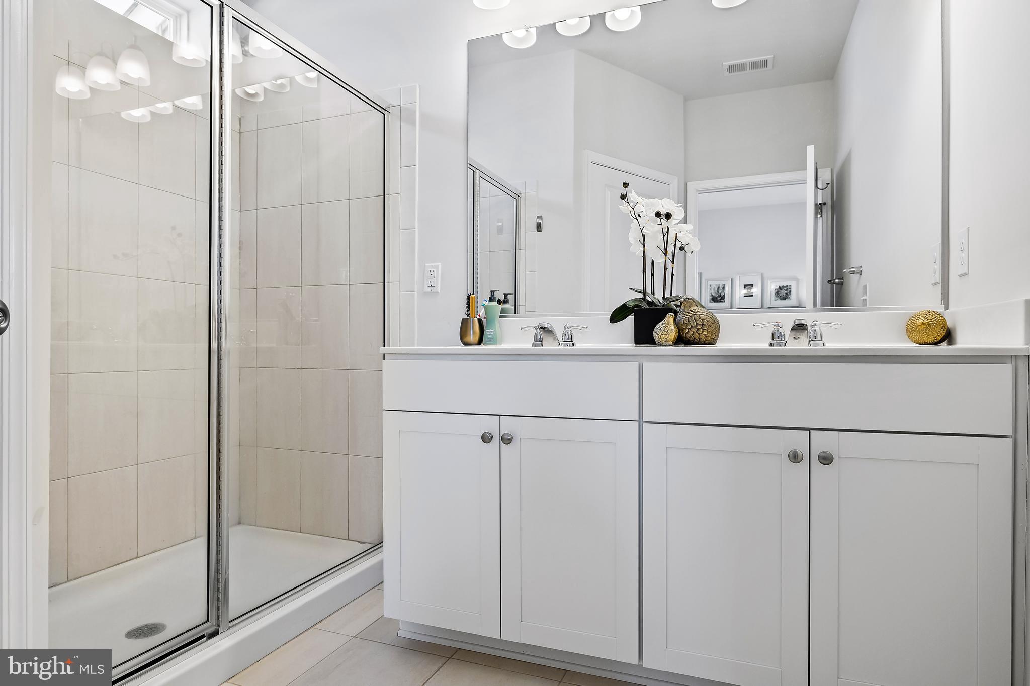 2 Rome Way Mount Laurel, NJ 08054 - Photo 23 of 46 Primary Bathroom