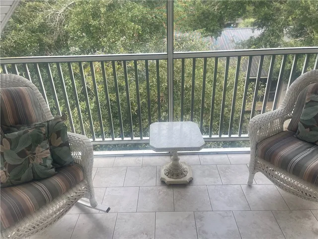 $440,000 | 109 Shady Brook Circle, Unit 301, St. Simons Island, GA 31522