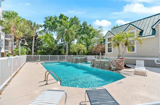 $440,000 | 109 Shady Brook Circle, Unit 301, St. Simons Island, GA 31522