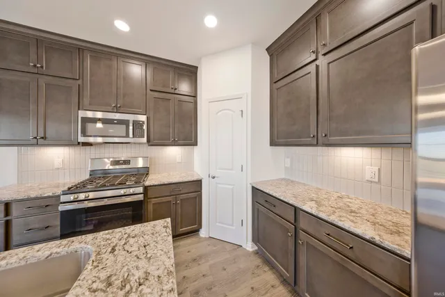 $323,300 | 6426 Fuchsia Pass, Evansville, IN 47715