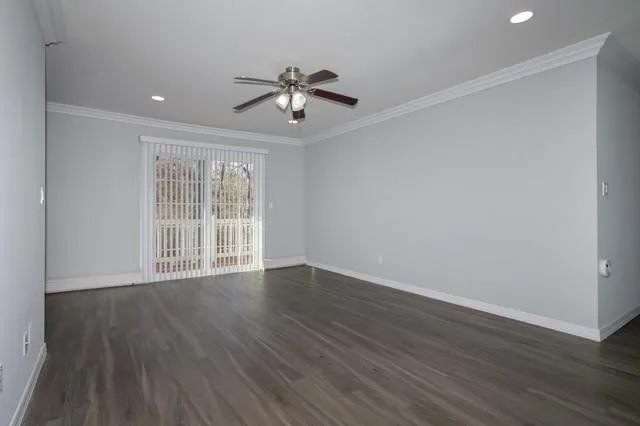 $1,995 | 1750 West Main Street, Unit B10, Riverhead, NY 11901