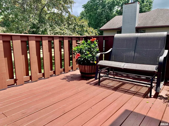 $200,000 | 4 Hamilton Drive, Jacksonville, IL 62650