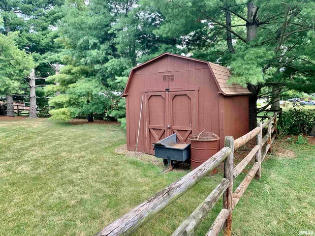 $200,000 | 4 Hamilton Drive, Jacksonville, IL 62650