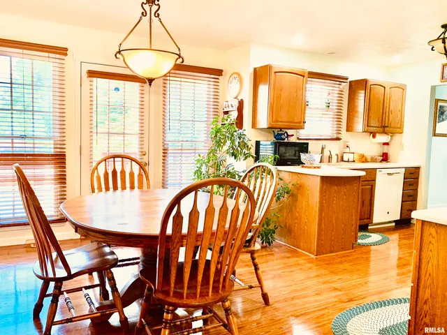 $200,000 | 4 Hamilton Drive, Jacksonville, IL 62650