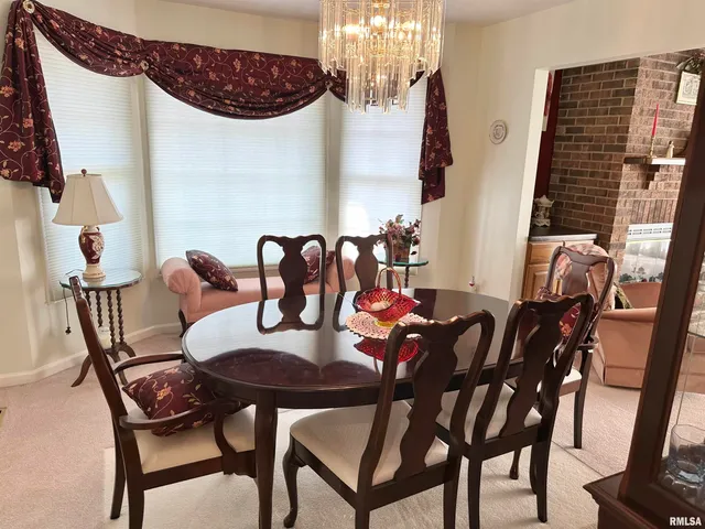 $200,000 | 4 Hamilton Drive, Jacksonville, IL 62650