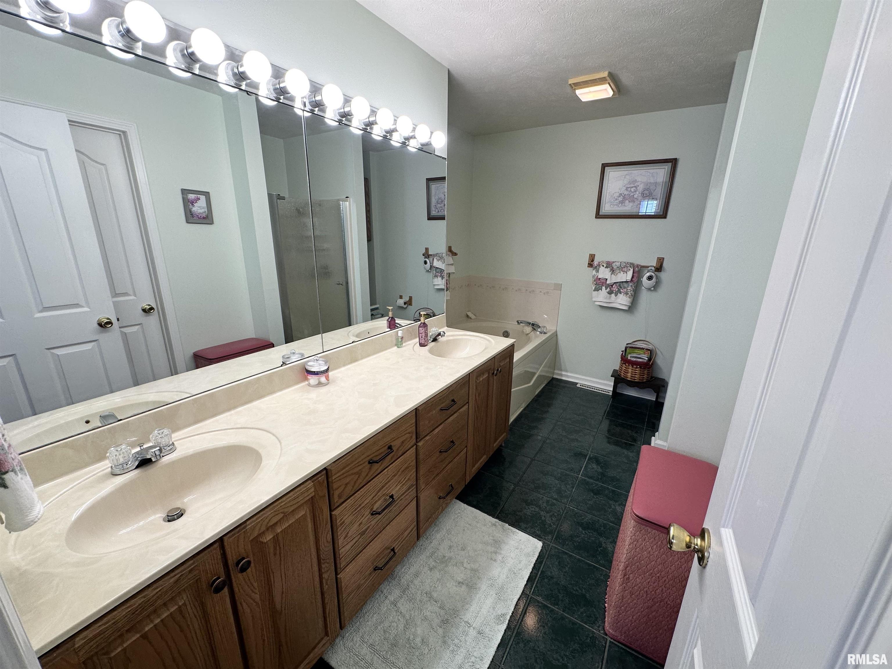 4 Hamilton Drive Jacksonville, IL 62650 - Photo 37 of 57