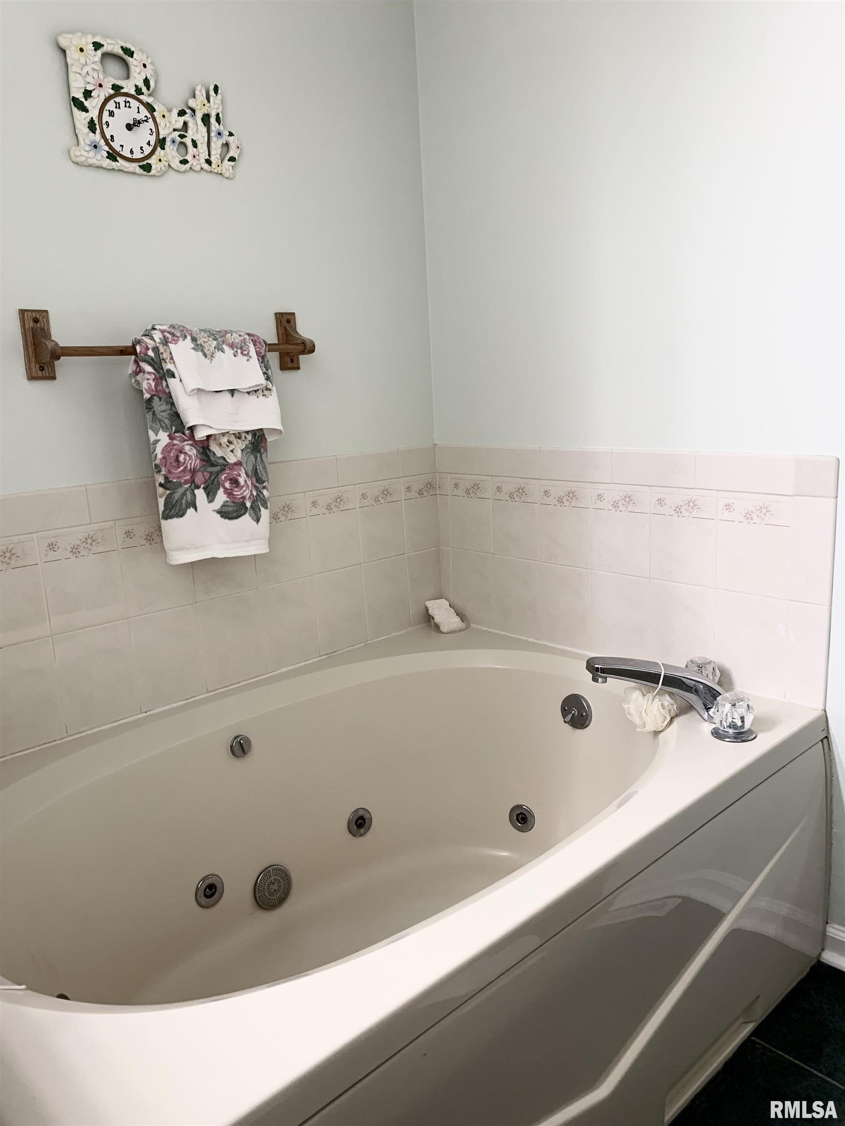 4 Hamilton Drive Jacksonville, IL 62650 - Photo 38 of 57