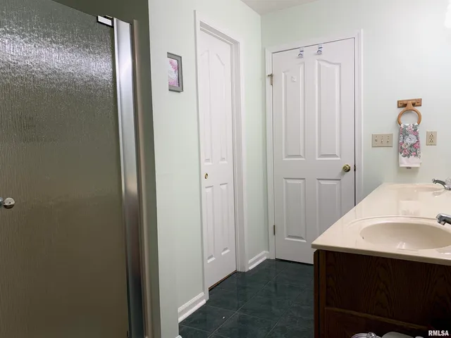 $200,000 | 4 Hamilton Drive, Jacksonville, IL 62650