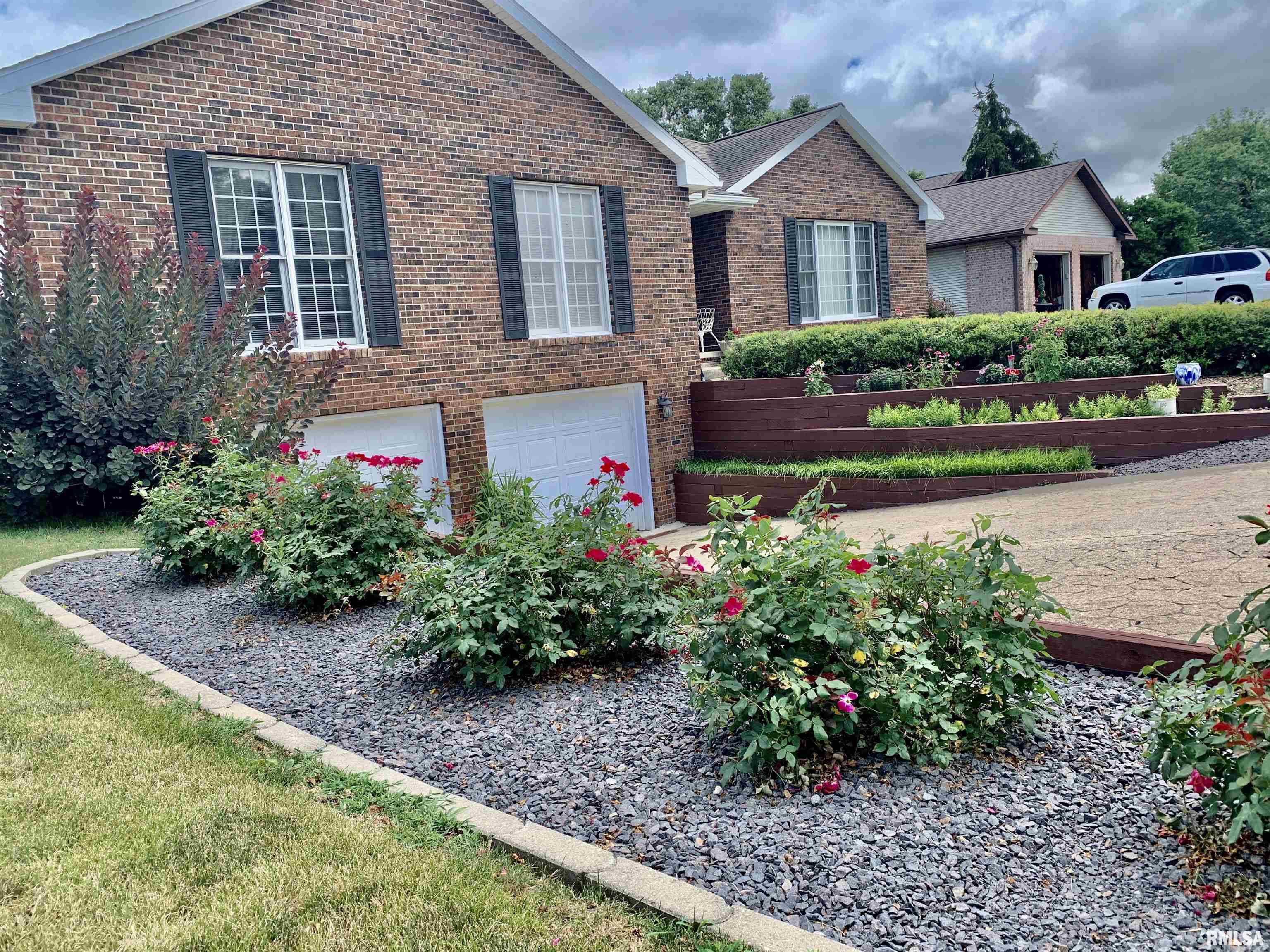 4 Hamilton Drive Jacksonville, IL 62650 - Photo 4 of 57