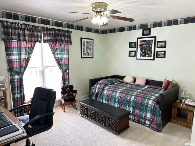 $200,000 | 4 Hamilton Drive, Jacksonville, IL 62650