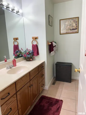 $200,000 | 4 Hamilton Drive, Jacksonville, IL 62650