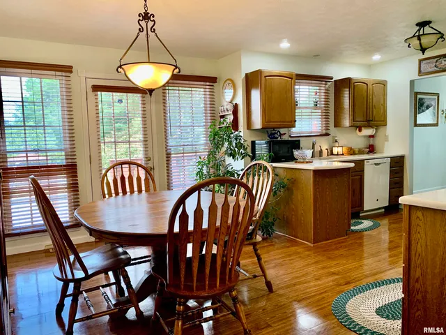 $200,000 | 4 Hamilton Drive, Jacksonville, IL 62650