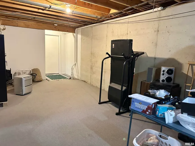 $200,000 | 4 Hamilton Drive, Jacksonville, IL 62650