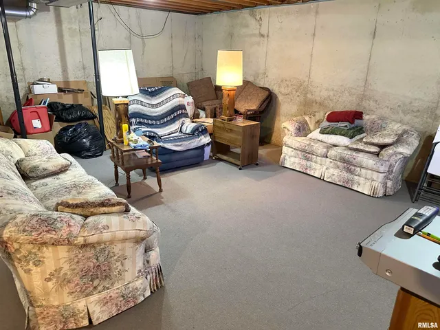 $200,000 | 4 Hamilton Drive, Jacksonville, IL 62650