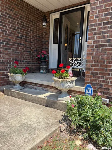 $200,000 | 4 Hamilton Drive, Jacksonville, IL 62650