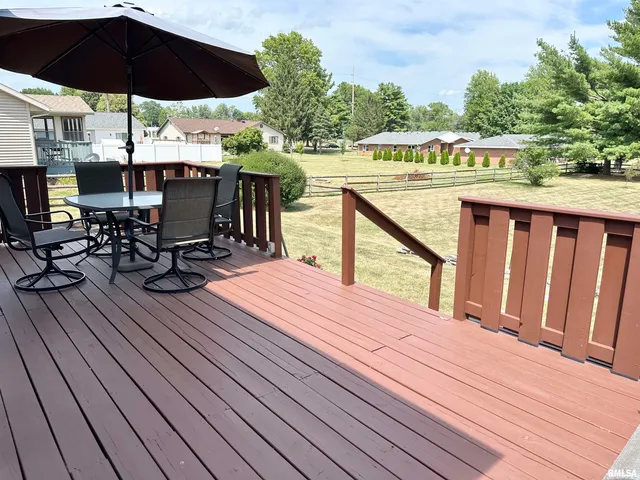 $200,000 | 4 Hamilton Drive, Jacksonville, IL 62650