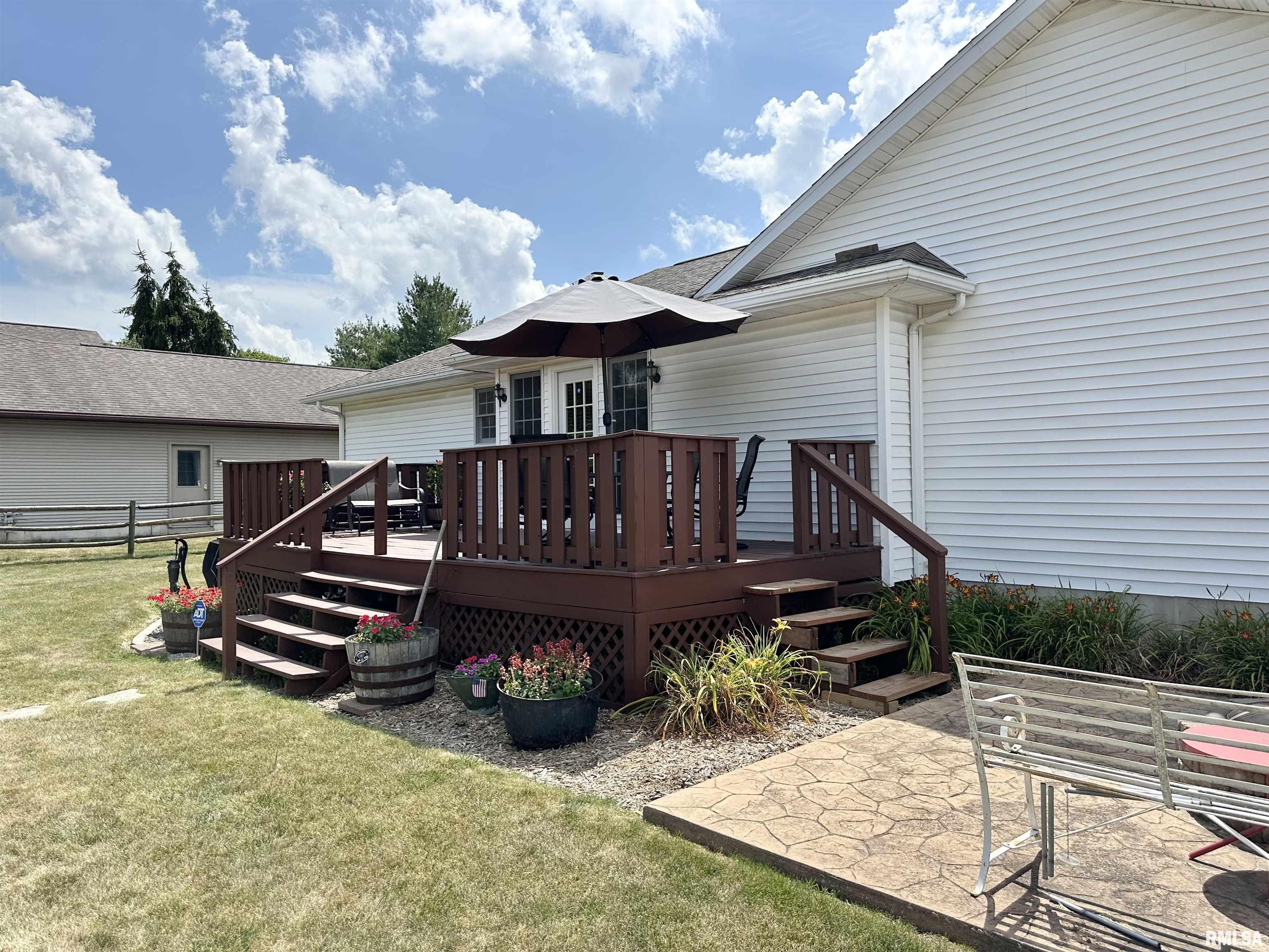 4 Hamilton Drive Jacksonville, IL 62650 - Photo 10 of 57