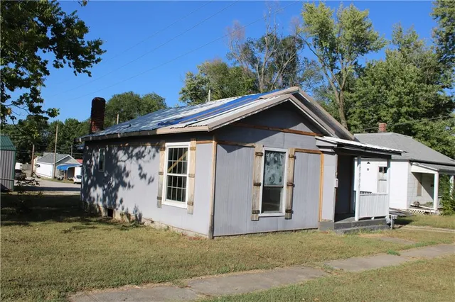 $23,900 | 709 East 1st Street, Fort Scott, KS 66701