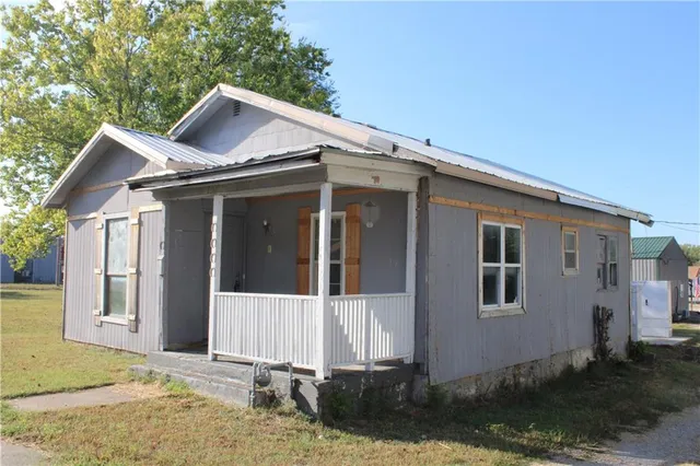 $23,900 | 709 East 1st Street, Fort Scott, KS 66701