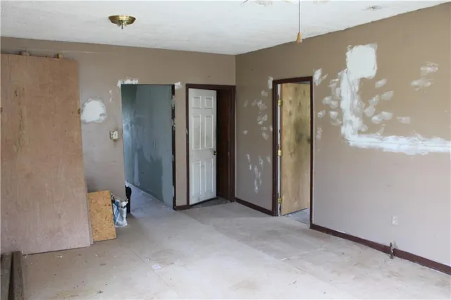 $23,900 | 709 East 1st Street, Fort Scott, KS 66701