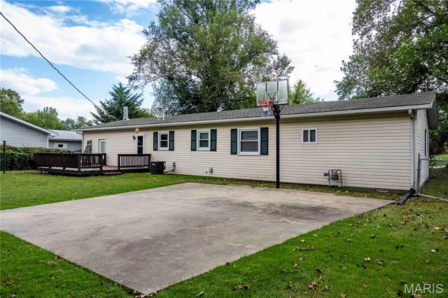 $189,000 | 102 Carroll Drive, Clarksville, MO 63336