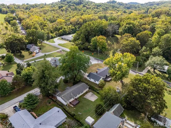 $184,000 | 102 Carroll Drive, Clarksville, MO 63336