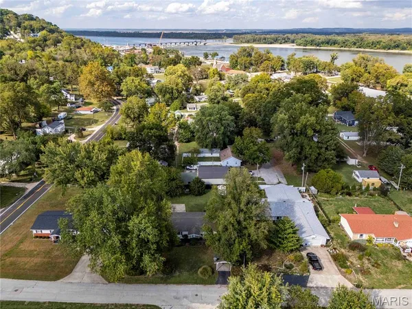$184,000 | 102 Carroll Drive, Clarksville, MO 63336