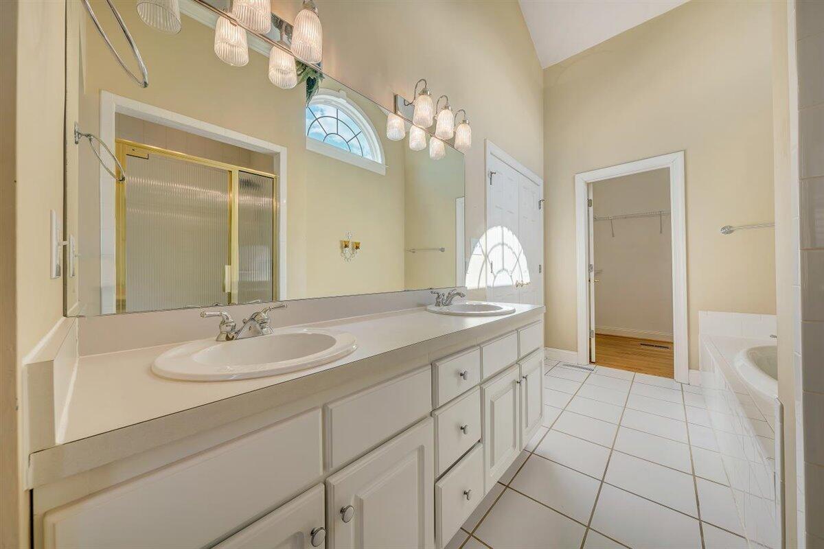 1138 Altice Road Moneta, VA 24121 - Photo 23 of 34 Master Bath