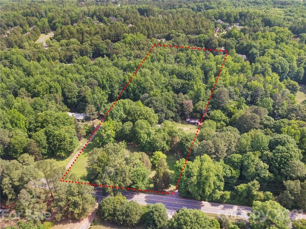 2640 Holbrook Road Fort Mill, SC 29715 - Photo 19 of 24 a view of a garden with plants